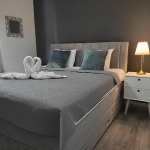 Bucica Dvori Apartament Starigrad Paklenica